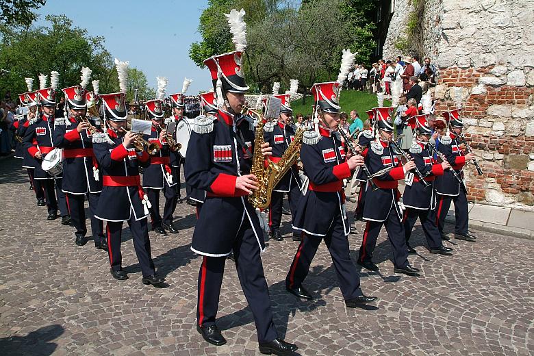 Orkiestra Garnizonu Kraków w "krakuskach".