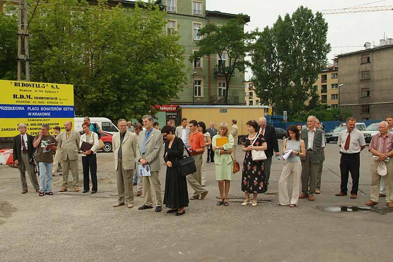 Wykonawcą robót budowlanych są: Budostal-5 i RDM Śródmieście.