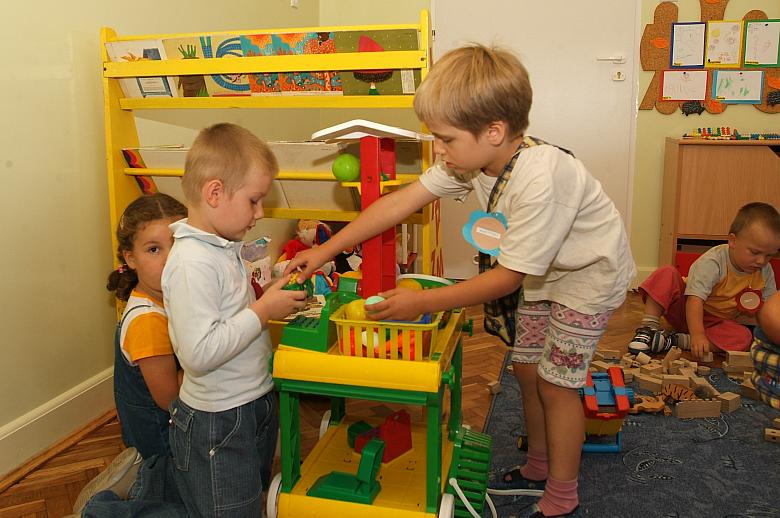 Podopieczni przedszkola uczestniczą także w programie autorskim z zakresu tematyki regionalnej i ekologicznej.