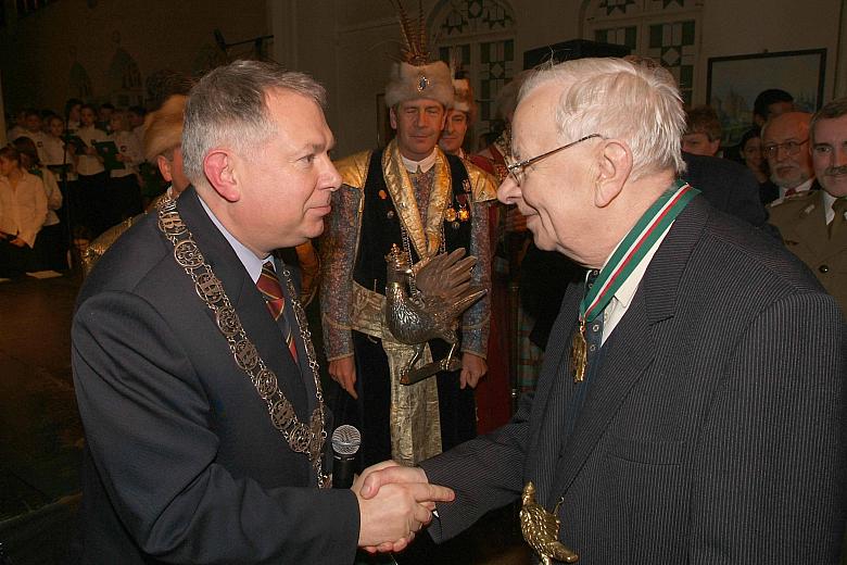 Gratulcje złożył Leszek Gołda, Starszy Bractwa Kurkowego. 