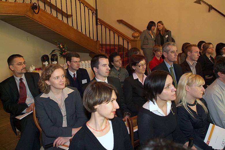 Hewitt świadczy doradztwo 
dla ponad 2400 przedsiębiorstw 
w 35 krajach na całym świecie.