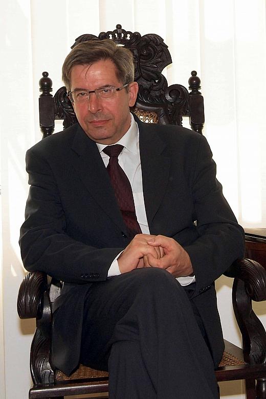 prof. Andrzej Zoll.