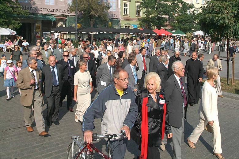 ...a także lekarze, ich pacjenci oraz dzieci i młodzież.