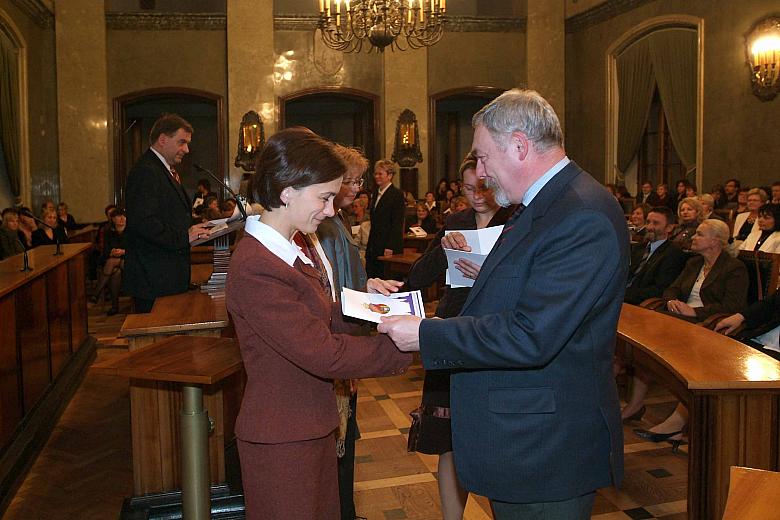 Prezydent podziękował nauczycielom za wytrwałość i cierpliwość.