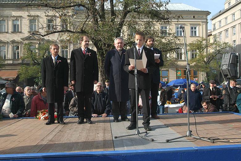 Ślubowaie pierwszych klas gimnazjalnych.
