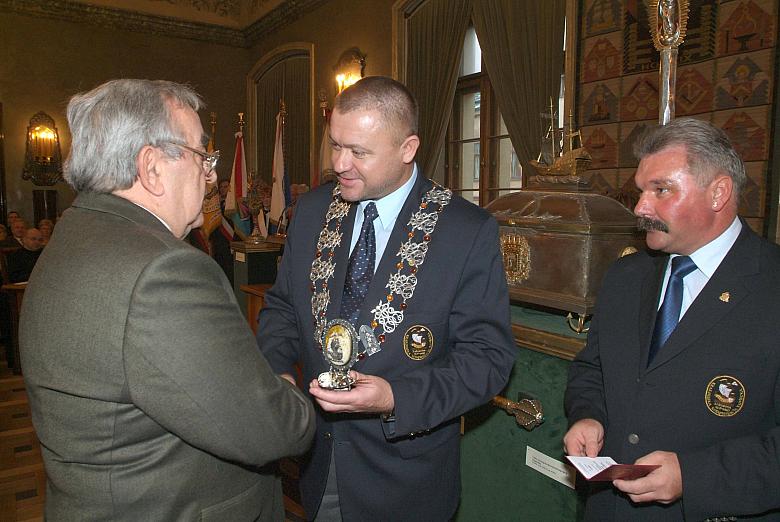 Brązowe statuetki KOGI otrzymali: 
Roman Konik...