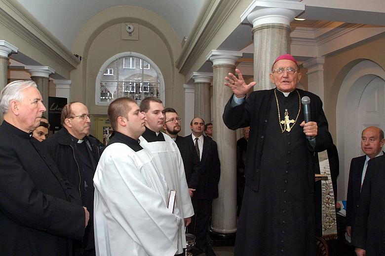 Ksiądz Biskup Albin Małysiak powrócił pamięcią do tamtych dni, kiedy to podczas okupacji hitlerowskiej z narażeniem życia ukrywa