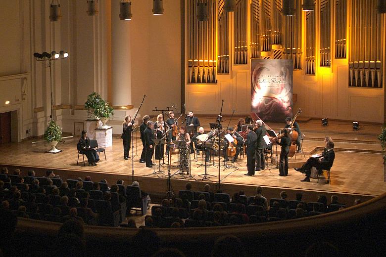 W sali krakowskiej Filharmonii, występ orkiestry Europa Galante zainaugurował IV Festiwal Misteria Paschalia.