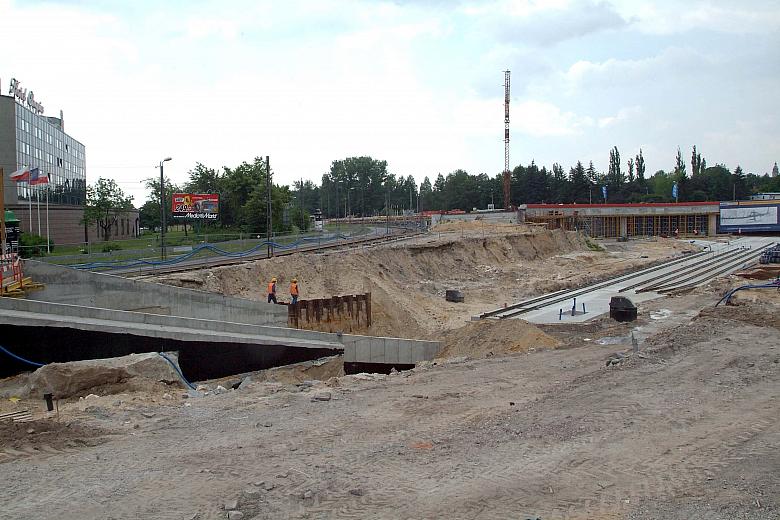 Dzięki otwartemu fragmentowi Ronda znacznie szybciej i łatwiej będzie można dojechać z Nowej Huty do centrum Krakowa...
	