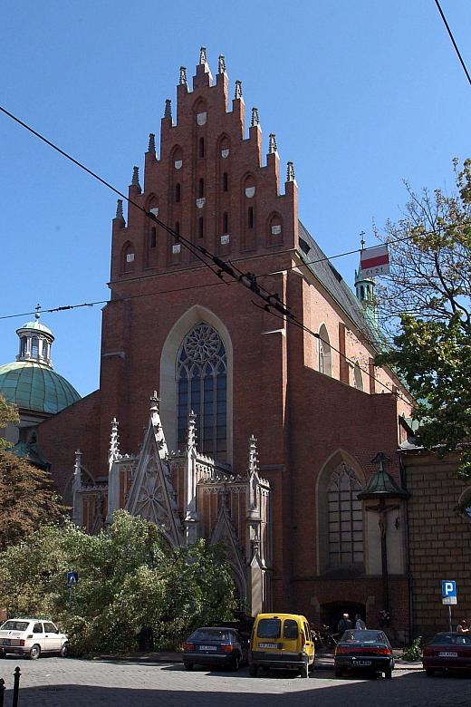 Kościół Ojców Dominikanów w piątkowy poranek.