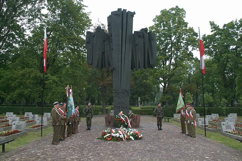 "Polska pierwsza powiedziała NIE planom podboju Europy przez Hitlera. Osamotnieni stawiliśmy czoła niemieckiej machinie woj