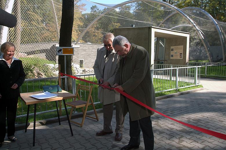 Tradycyjną wstęgę przecięli wspólnie Jacek Majchrowski, Prezydent Krakowa i Józef Skotnicki, Dyrektor Fundacji Miejski Park i Og