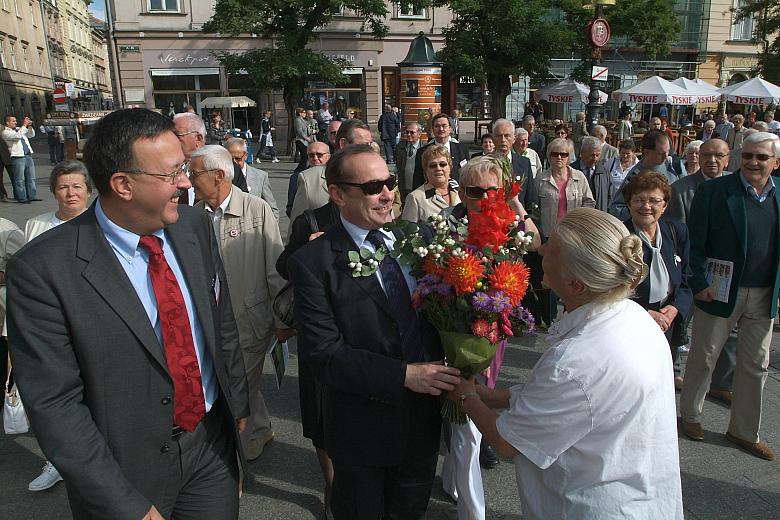 Biorący udział w spacerze dr hab. med. Piotr Odrowąż-Pieniążek, adiunkt Kliniki Chorób Serca i Naczyń Instytutu Kardiologii Coll