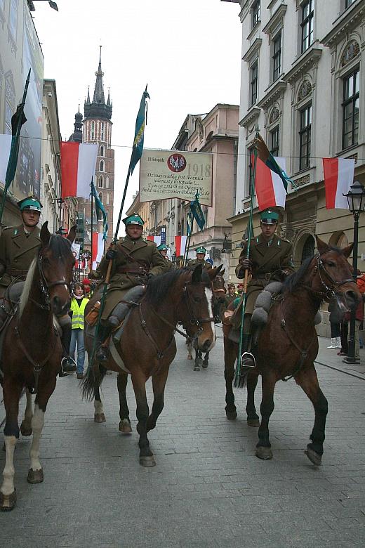 21. pułk ułanów z Równego miał turkusowe otoki, a jego żurawiejka brzmiała: "Chociaż Wisły nie widzieli,
Nadwiślańskich mi