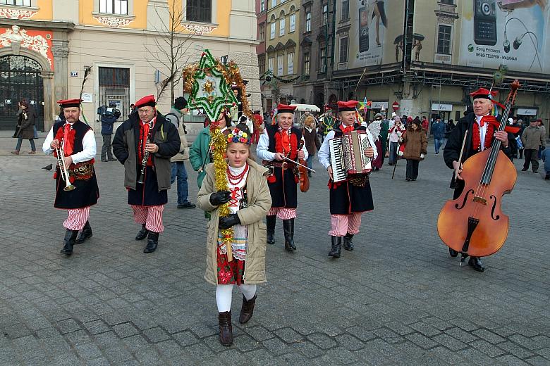 Jak co roku Teatr Regionalny zorganizował pochód kolędników. Ulicami Krakowa przeszły barwne grupy z różnych stron Małopolski. S