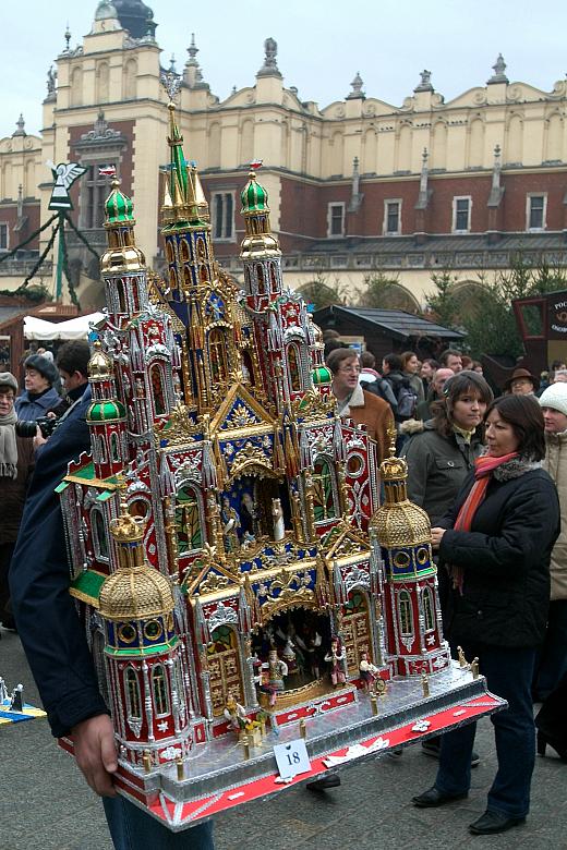 ... i przenieść je do siedziby Muzeum Historycznego Miasta Krakowa.