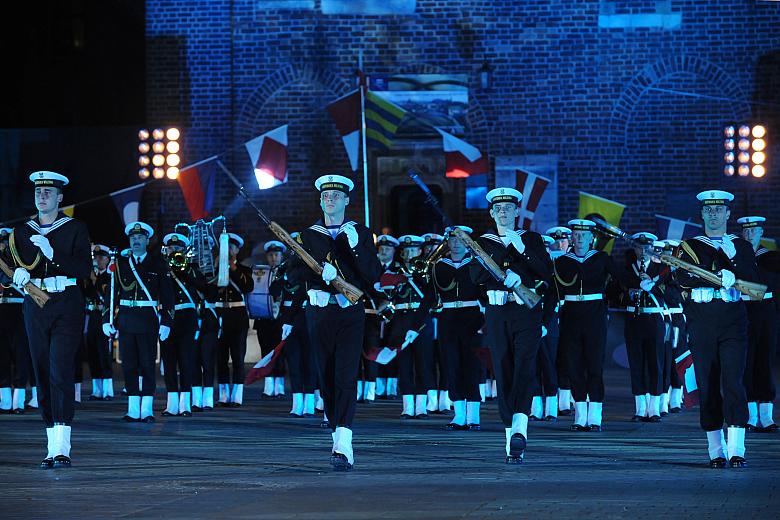 Krakowskim Rynkiem Głównym zawładnęła Marynarka Wojenna...