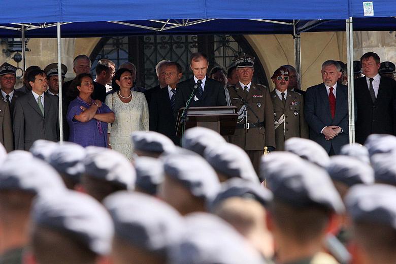 Po przysiędze zabrali głos premier Donald Tusk oraz minister Bogdan Klich, który wyraził nadzieję, że część składajacych przysię