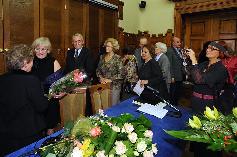 ... a później ruszyła lawina kwiatów, życzeń i gratulacji.