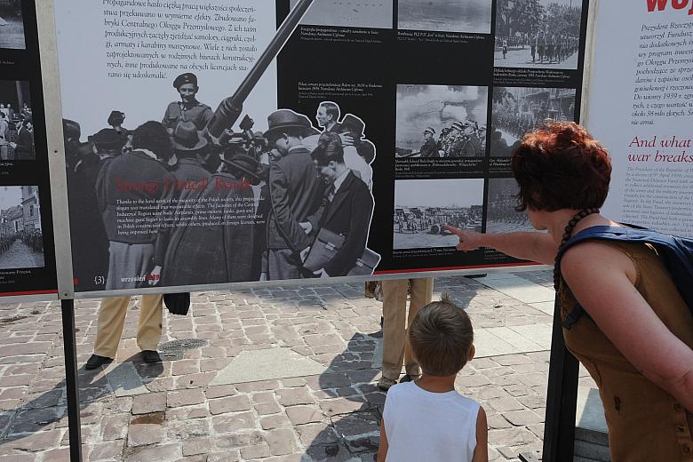 Polska walczyła w roku 1939 osamotniona. Demokracje zachodnio-europejskie nie chciały "umierać za Gdańsk"... ale już w