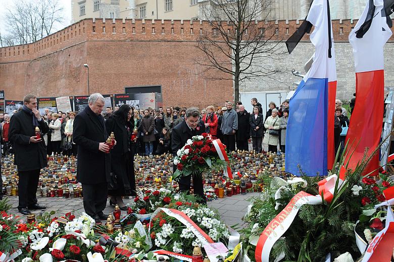 ...i wszyscy reprezentujący tu społeczeństwo Krakowa radni miejscy,...