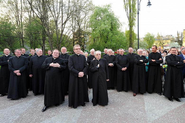 ...jest także powodem do szczerej satysfkacji dla społeczności parafii, która już od dawna oczekiwała na ten szczególny moment.