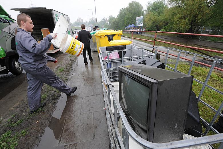 Ekologiczny happening na budowie pierwszej w Krakowie LAMUSOWNI - Centrum Recyklingu, które powstaje przy ulicy Nowohuckiej.