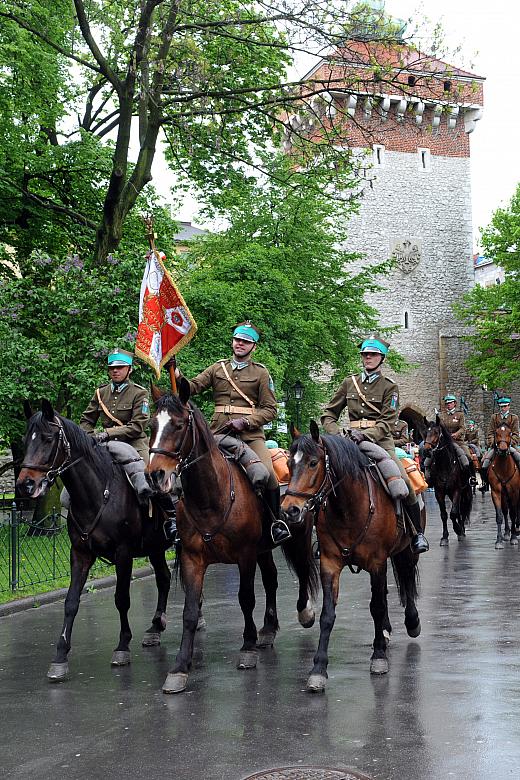 ...tu już prawie u celu, z Bramą Floriańską za plecami.