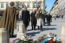 W środku: Mieczysław Rokosz, Prezes Komitetu Kopca Kościuszki. 