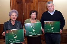 Pamiątkowa fotografia laureatów.