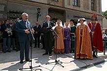 Oddano do użytku wyremontowany Mały Rynek, który stał się nowym salonem Krakowa.
