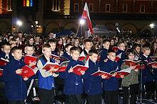 Uroczystość otworzono pieśnią "Gaude Mater Polonia".