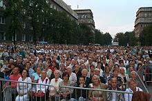 Koncert w Alei Róż przyciągnął wielkie rzesze krakowian.