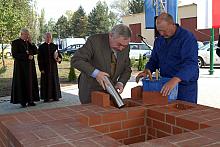 Uroczyste wmurowanie aktów erekcyjnych przez Prezydenta Jacka Majchrowskiego...