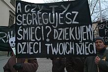 Mieszkańcy Krakowa "produkują" rocznie około 300 tys. ton śmieci. 95 procent tych odpadów trafia na wysypisko w Barycz