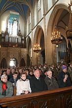 Bazylika była pełna krakowian, którzy przyszli pożegnać Ojca Adama...