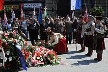 ...od Bractwa Kurkowego oraz wielu innych organizacji i stowarzyszeń.