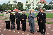 Na terenie krakowskiej Akademii Wychowania Fizycznego otwarto nowe obiekty lekkoatletyczne.
W uroczystości wzięli udział
m. in